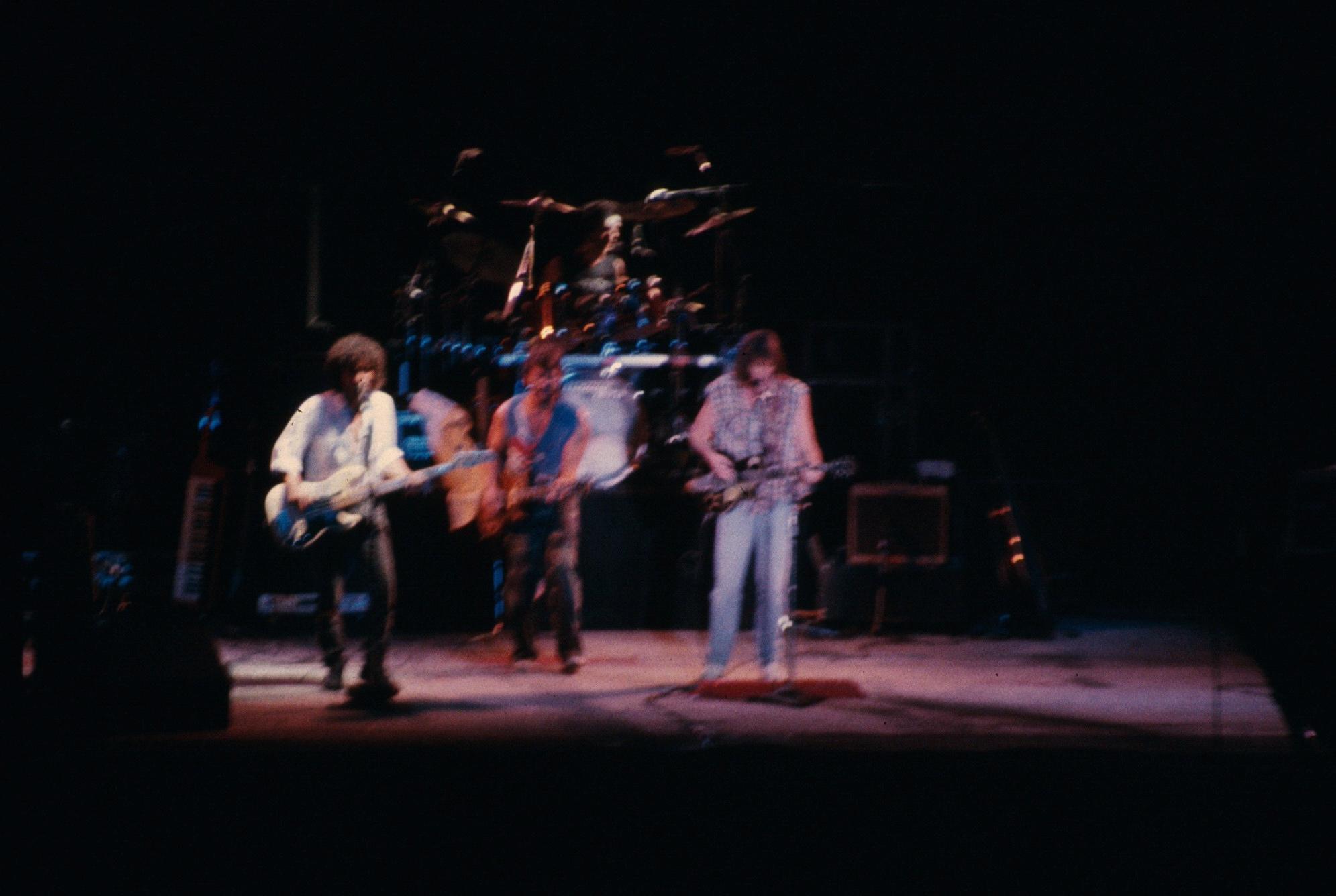 NeilYoungAndCrazyHorse1987-05-01ArenaDiVeronaItaly (14).jpg